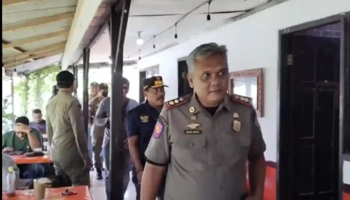 Jelang Adzan Dzuhur, Satpol PP Bangkalan Geruduk Warung: Pengunjung Terdiam Kaku, Mayoritas Tak Patuhi SE Ramadhan