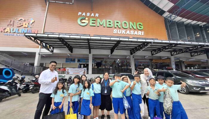 Edukasi Tentang Pasar Tradisional, Perumda PPJ Kota Bogor Ajak Siswa SD Masuk Pasar Gembrong 