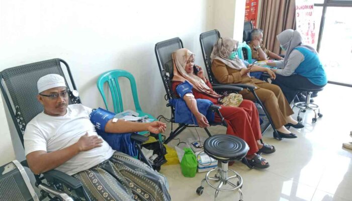 Sinergi Puskesmas Blega dan RSUD SYAMRABU Sukses Gelar Aksi Donor Darah