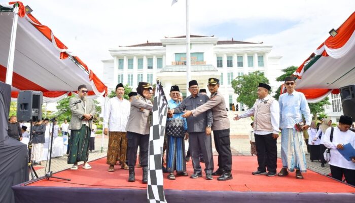 Wakil Bupati Berangkatkan Rombongan Jamaah haji,Siagakan Petugas Pendamping Bagi Jamaah Rentan