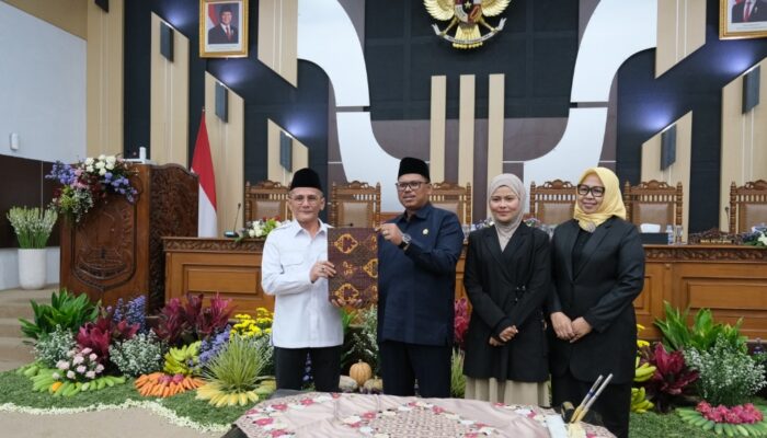 Ketua DPRD Minta Seluruh Catatan Komisi Di Laksanakan Oleh Pemkab Untuk Perbaikan Penyelenggaraan Pemerintahan