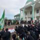 Puluhan Mahasiswa Unuba Demo Di Depan Kampus Gelar Istighosah Dan Orasi,Ini Sejumlah Tuntutan Mereka