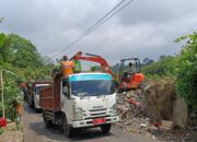 Pemkab Bogor Kerahkan Puluhan Truk Sampah dan Alat Berat Tangani Tumpukan Sampah Liar Di Desa Cikopo