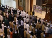 Bupati Bogor Laksanakan I’tikaf dan Shalat Tahajud Bersama Ulama dan Masyarakat di 10 Hari Terakhir Ramadan