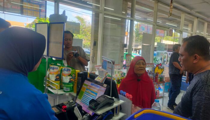 Berbagi kepada Sesama Setiap Dapat Limpahan Rejeki Sebagai Wujud Syukur Pada Ilahi