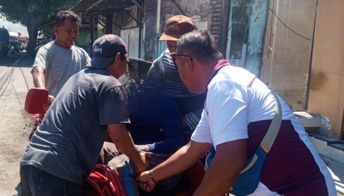 Diduga Tersengat Listrik, Pekerja Bangunan Dilarikan Ke RS