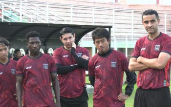 Ratusan Penonton Tumplek Blek Menyaksikan Tim Persekabpas Latihan di Stadion R Sudarsono Bangil