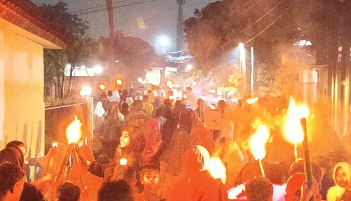 Pawai Obor Meriahkan Pergantian Tahun Baru Islam 1448 H