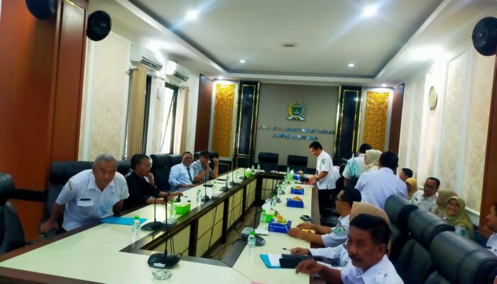 Rapat KonsultasiTentang SSH,DPRD Berharap Agar Pengadaan Barang Dan Jasatahun 2027 Sesuai Aturan.