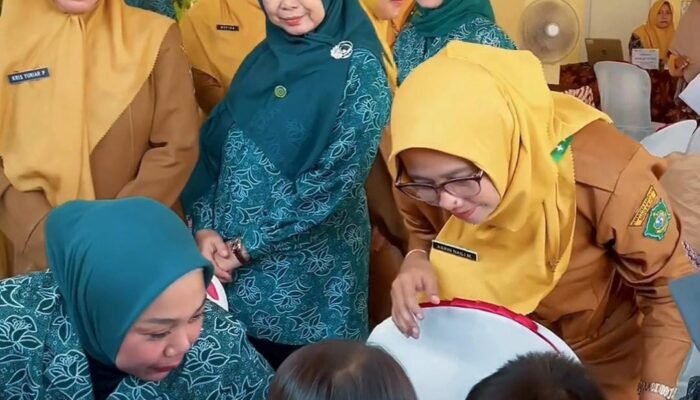 Ketua TP PKK Sidoarjo, Kunjungi Posyandu Mawar Pos 3 Dukuhsari Jabon