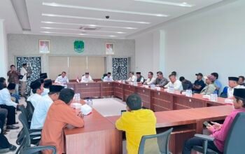 Perwakilan 10 Desa Gelar Audensi Dengan Bupati Pasuruan, Ini Sejumlah Tuntutannya