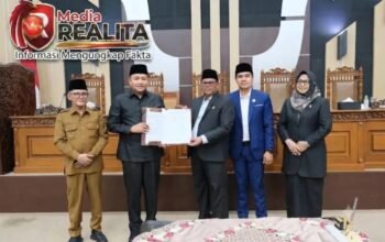 Raperda PT Pasuruan Lestari Jaya Resmi Di Sahkan , Ini Pesan Penting Yang di Sampaikan Ketua DPRD Kepada Pemkab Pasuruan