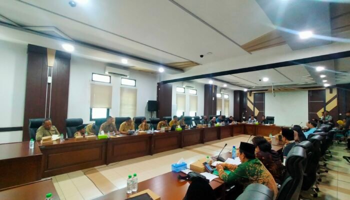 DPRD Belum Ambil Keputusan, Dalih Masih Kumpulkan Data Berkas Penjaringan Parangkat Di Desa karangrejo