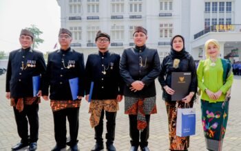 Peringati Hari Jadi ke-1097, Bupati Pasuruan Anugerahkan Satyalancana Karya Satya ke 112 PNS