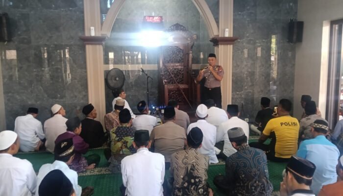 Polsek Jabon Gelar Sholat Jumat, Perkuat Sinergi Harkamtibmas