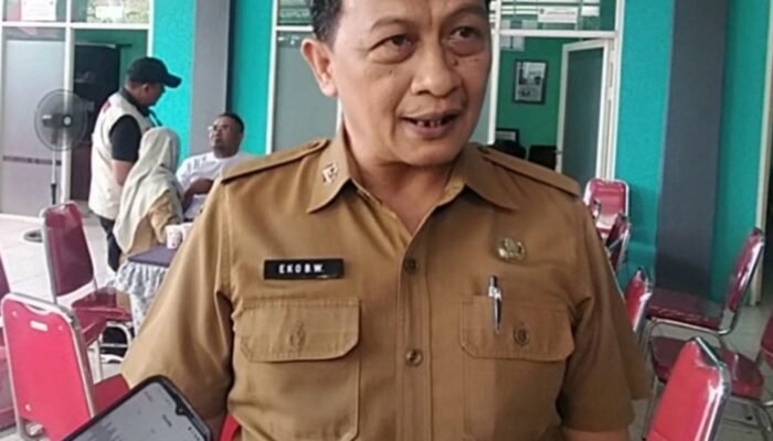 Ini Penjelasan Kadis Cipta Karya Soal Tehnis Perbaikan Pipa Distribusi Yang Rusak Imbas kabakaran Di Desa Jatiarjo, Baca Selengkapnya