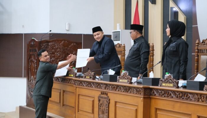 Dua Fraksi DPRD Soroti (Raperda) Non APBD Tahun 2026 Tentang Perubahan Atas Perda Nomor 3/2023 Tentang Pajak Daerah dan Retribusi Daerah.